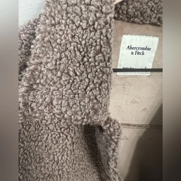 Abercrombie and Fitch boucle tan jacket size small - Picture 4 of 5